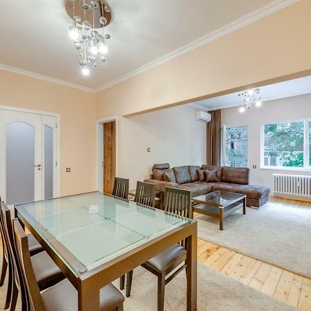 Central Apartment Софія Екстер'єр фото