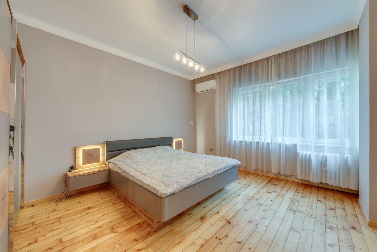 Central Apartment Софія Екстер'єр фото